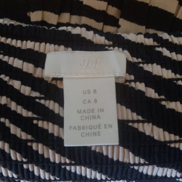 Super cute zebra print dress - Size 8 - Picture 5 of 5